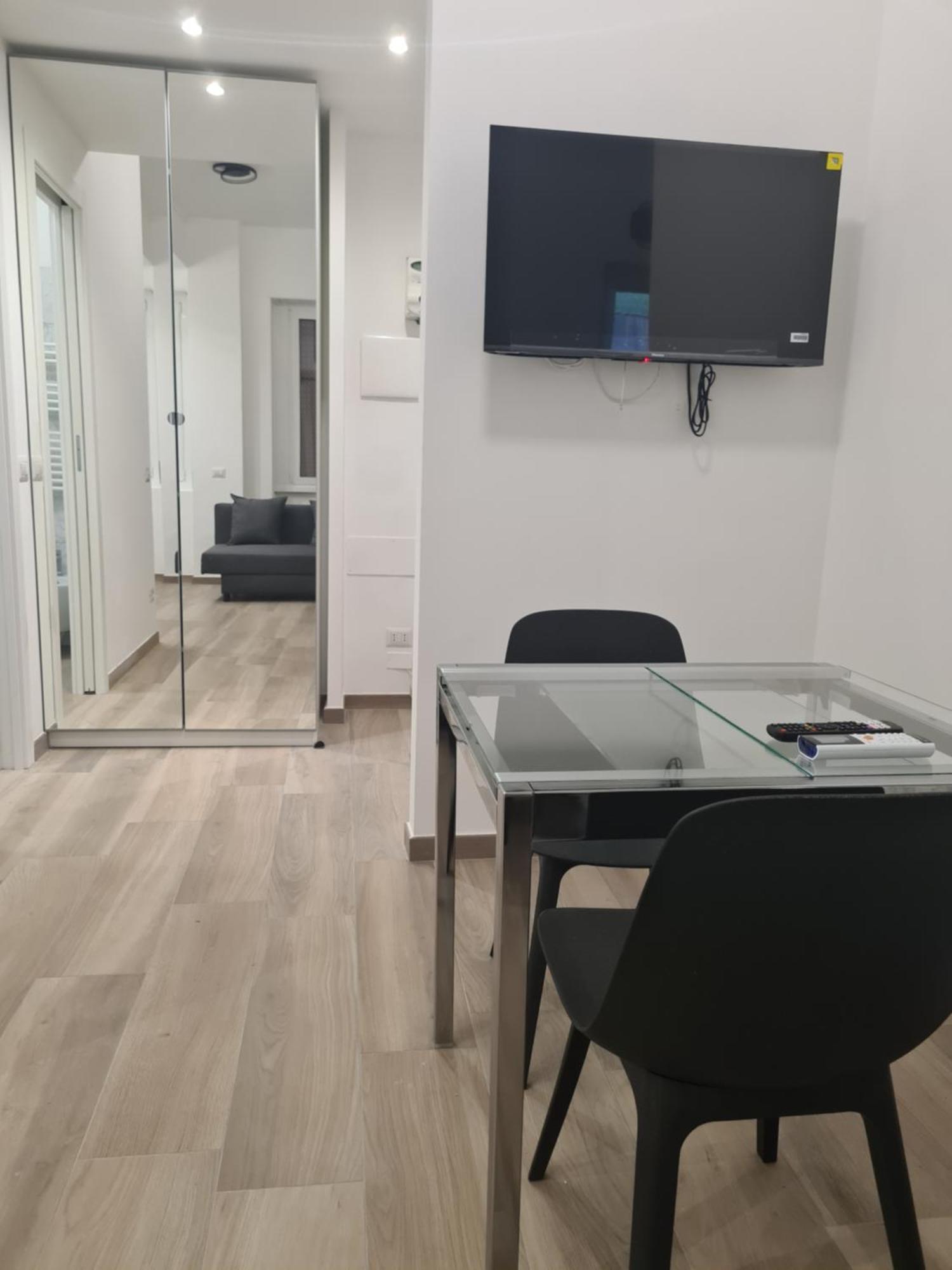 Solari Apartment Milan Bagian luar foto